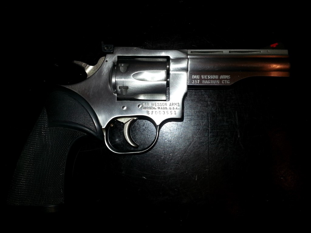 dan-wesson-715-v.jpg