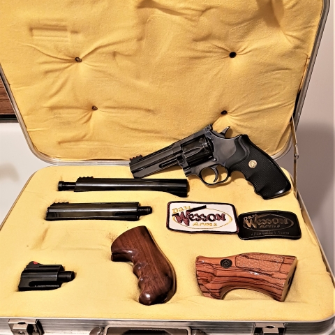 Dan-Wesson-Pistol-Pac.jpg