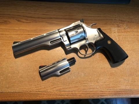 Dan-Wesson-6.jpg