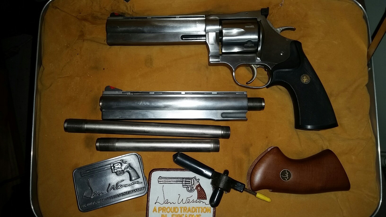 Dan-Wesson-744VH.jpg